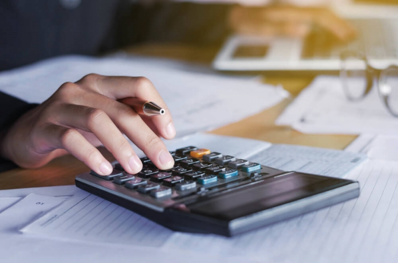 住宅ローンの借り換えにかかる手数料や諸費用の内訳は?確定申告は必要? 住宅ローンの借り換えにかかる手数料や諸費用の内訳は?確定申告は必要?