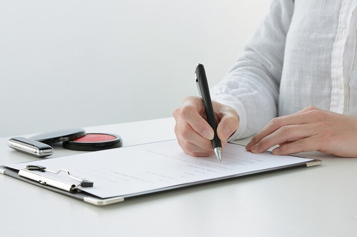 不動産取引の際に作成される書類に対してかかる税金を印紙税という