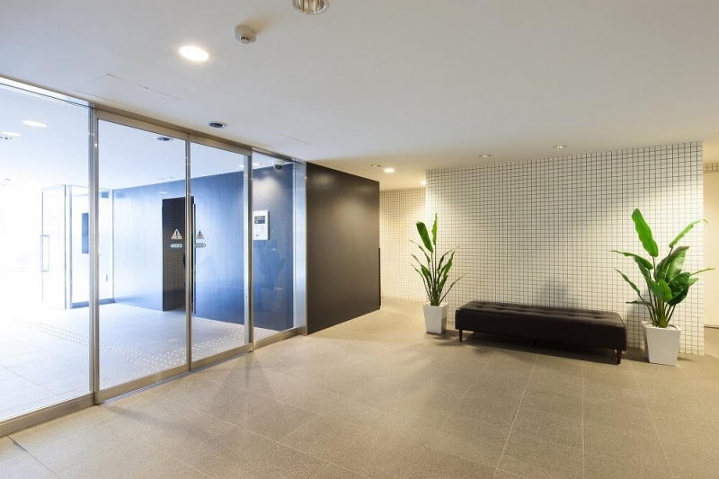 マンションのエントランスとは?その役割とチェックしたい人気設備を紹介 マンションのエントランスとは?その役割とチェックしたい人気設備を紹介