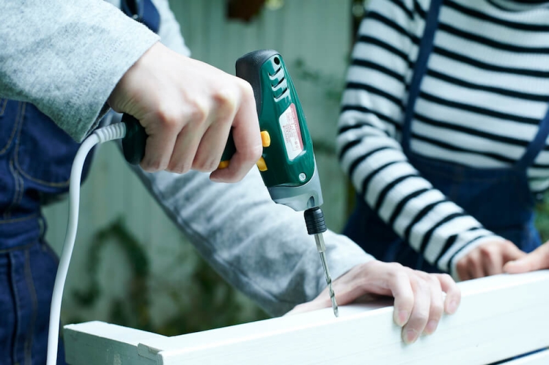 DIY初心者にはどっちがおすすめ？ インパクトドライバーとドリルドライバーの違い