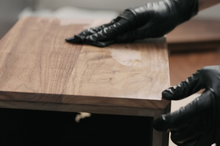 徐々に黒み・紫みが抜けていく