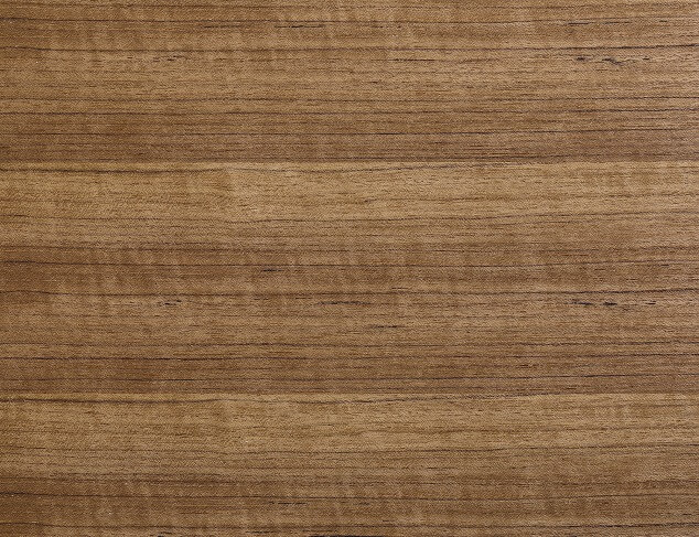 輸出制限がかかり希少性の高いチークは、腐食に強く色あせも目立ちにくい。経年劣化で独特の飴色に変化し、深みを増す