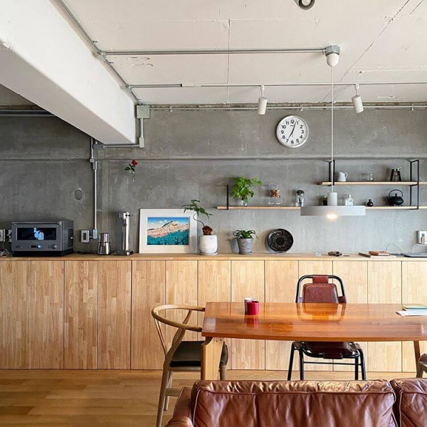 むきだしになった配線がおしゃれなスケルトン