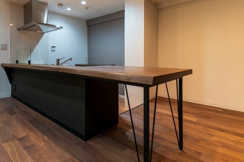 アムギス木材の特徴。アムギスフローリングなど、リノベーション実例も紹介