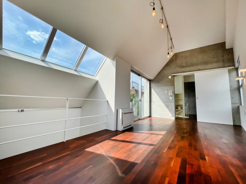 成城テラスG号室